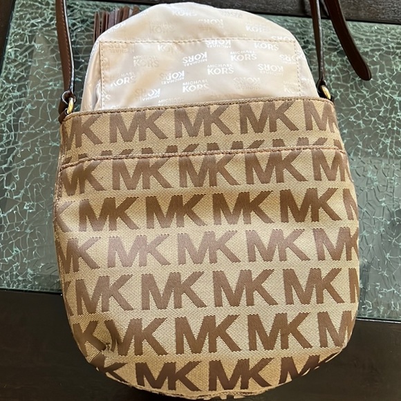 Michael Kors MK Monogram Canvas Tassel Bucket Crossbody Satchel … - Picture 7 of 8